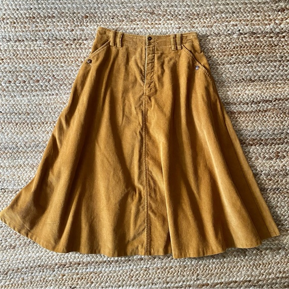Liz Claiborne Dresses & Skirts - Liz Claiborne 100% Cotton Vintage Corduroy Mustard A-Line Skirt 28” waist